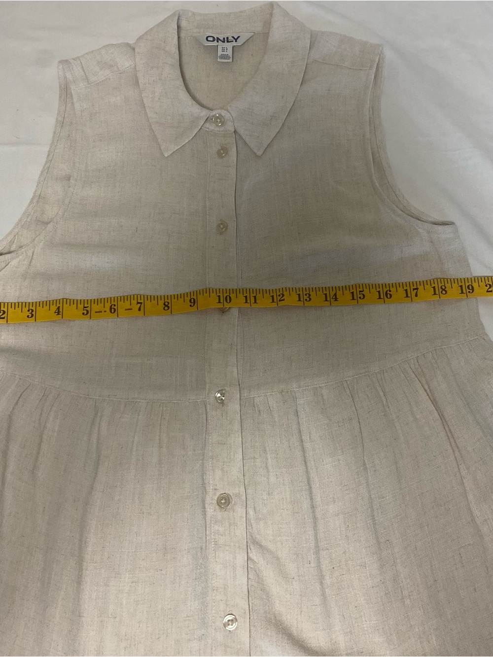 ONLY Sleeveless Button-Front Tiered Dress in Light Beige - Picture 3 of 6